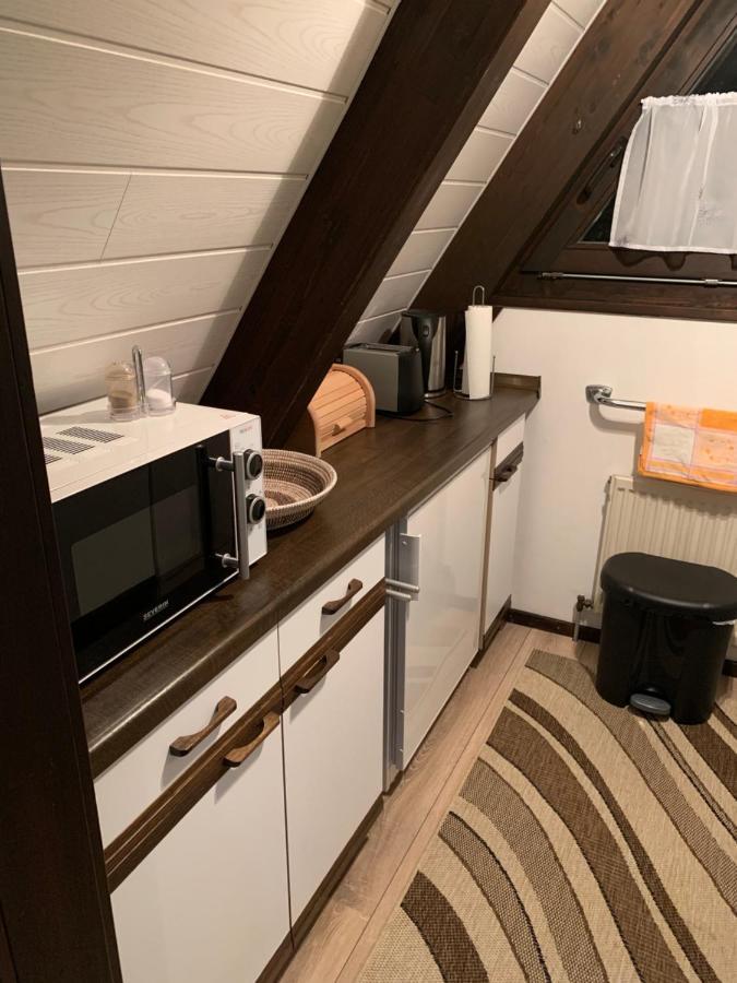 Natur Pur - Waldurlaub Im Tiny House Ronshausen エクステリア 写真