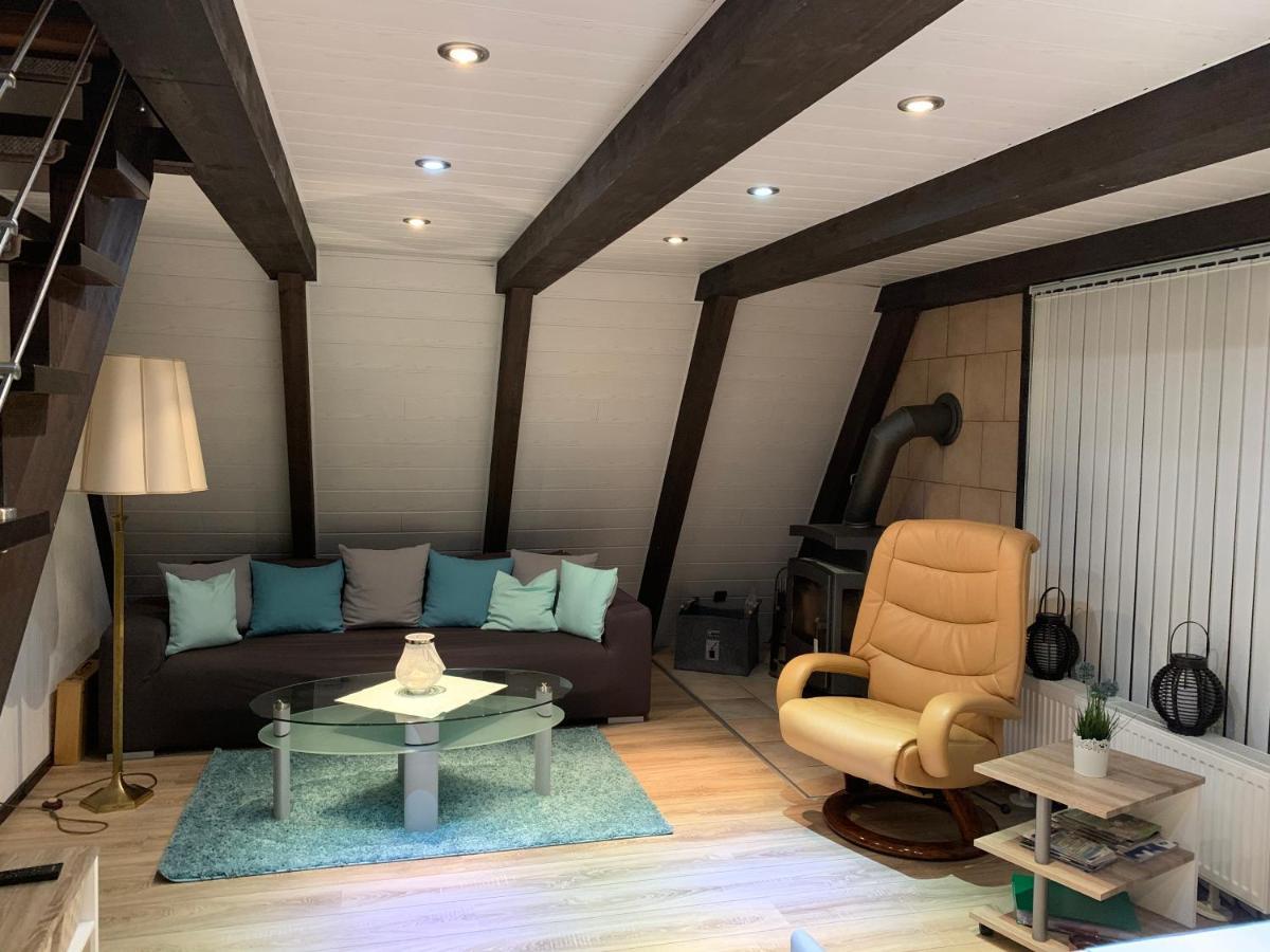 Natur Pur - Waldurlaub Im Tiny House Ronshausen エクステリア 写真